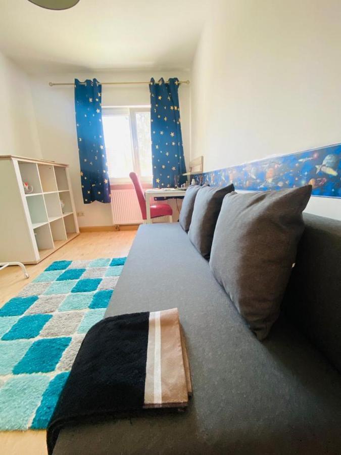 Schoenes Zimmer Im Charmanten Haus Berlin Dış mekan fotoğraf
