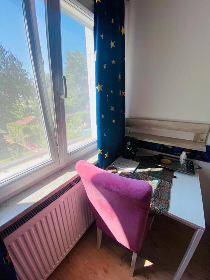 Schoenes Zimmer Im Charmanten Haus Berlin Dış mekan fotoğraf