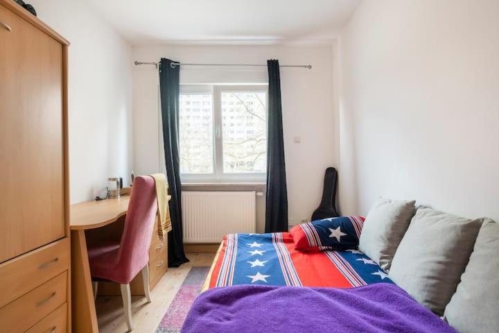 Schoenes Zimmer Im Charmanten Haus Berlin Dış mekan fotoğraf